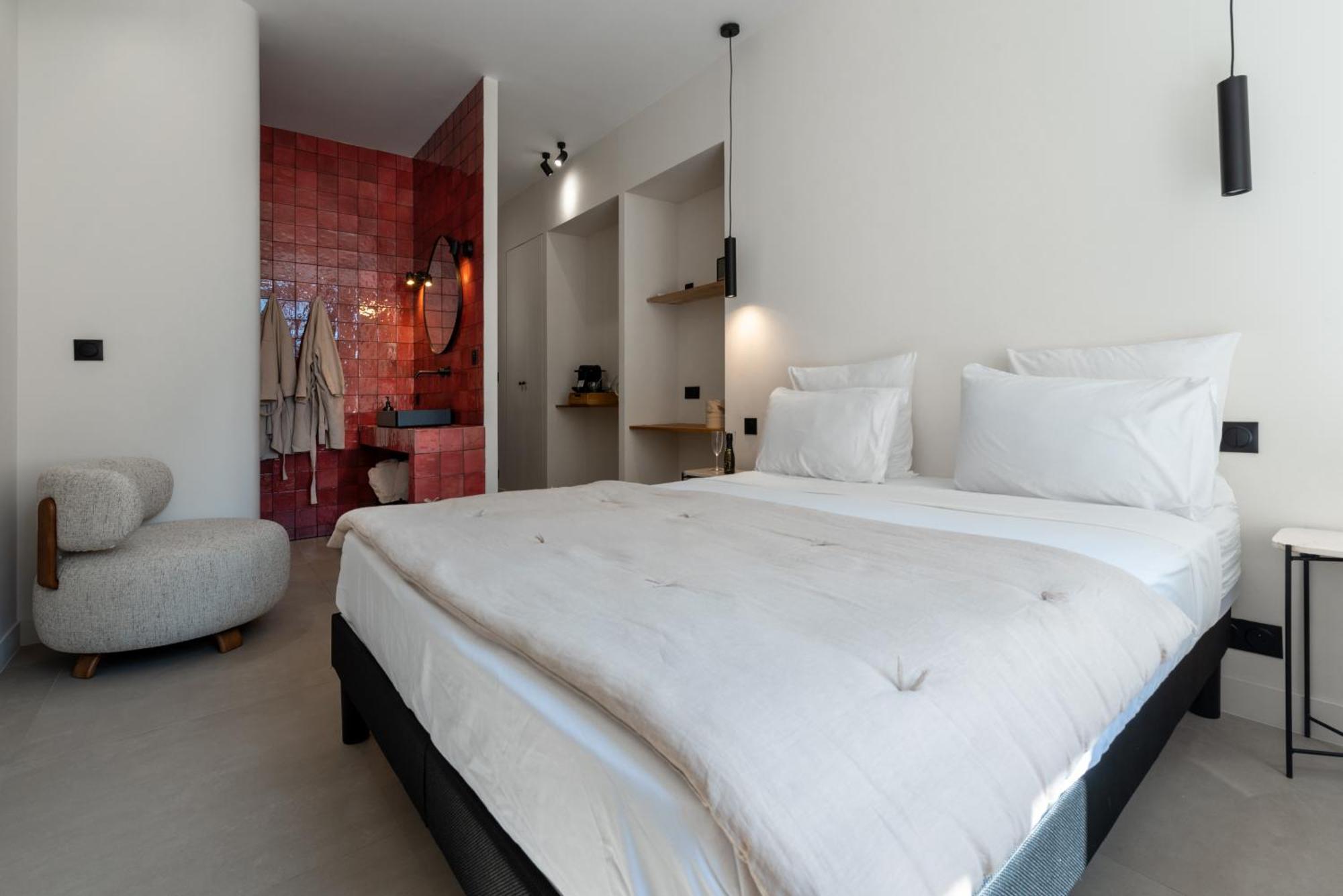 Mouchki Hotel *