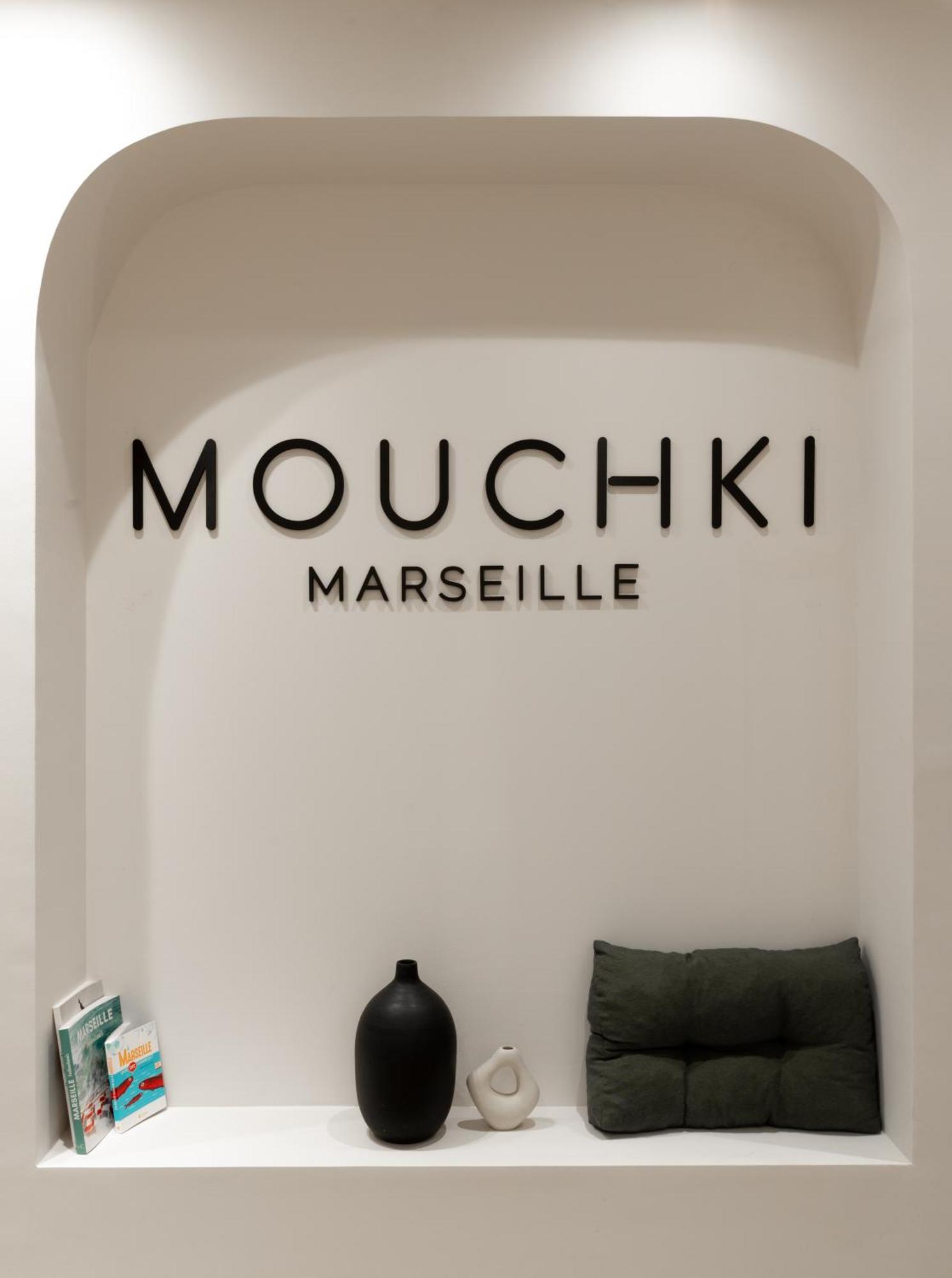 Mouchki Hotel *